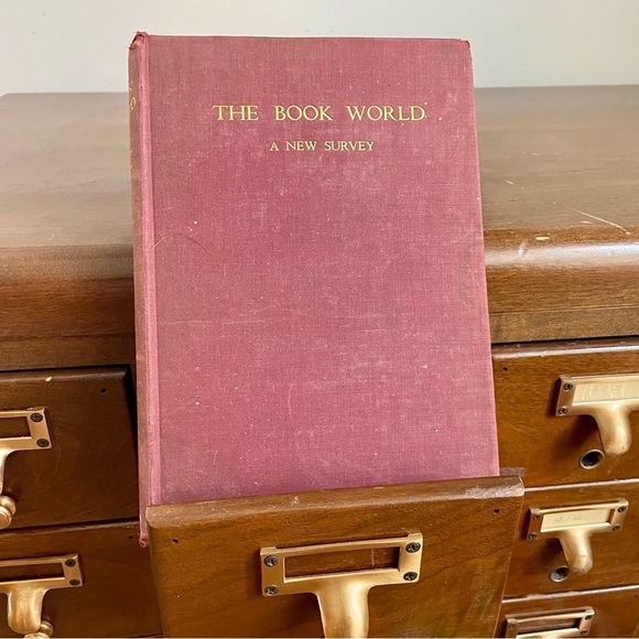 Hardcover The Book World: A New Survey - Picture 1 of 11